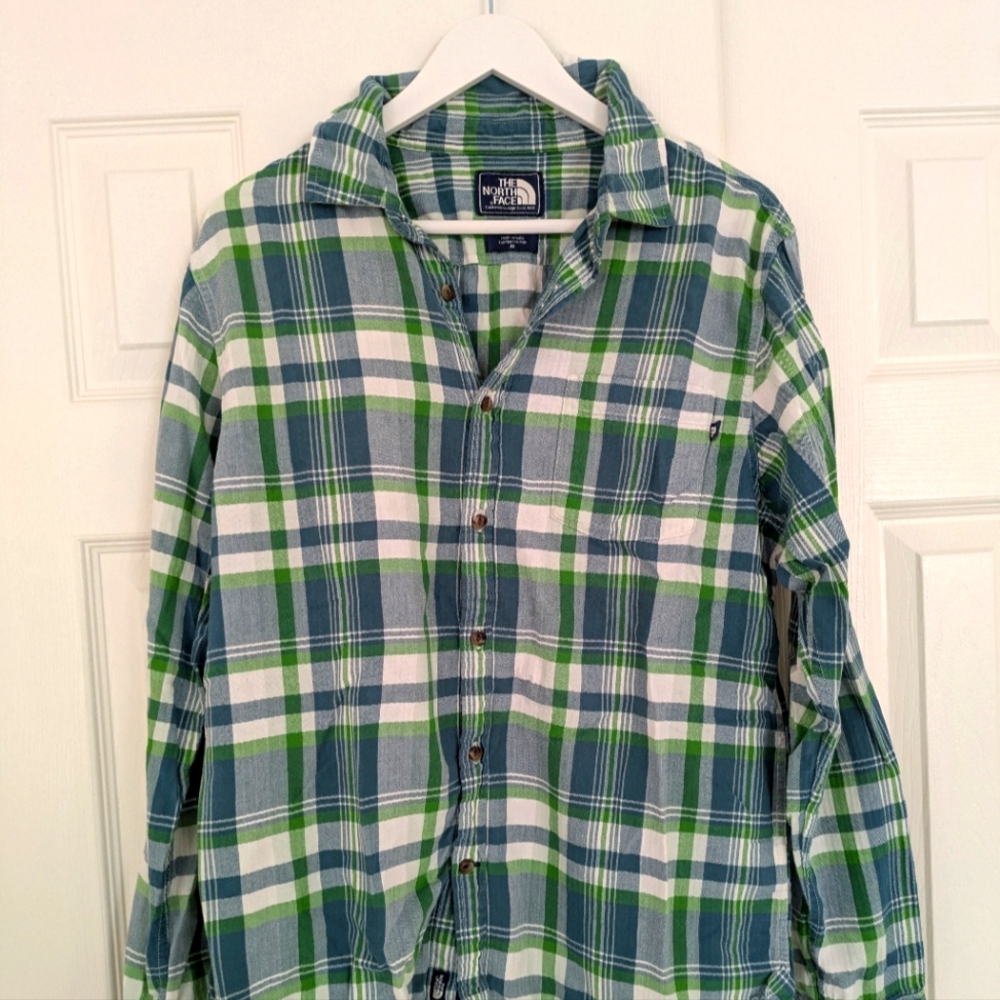 Men's North Face lightweight flannel button down shirt